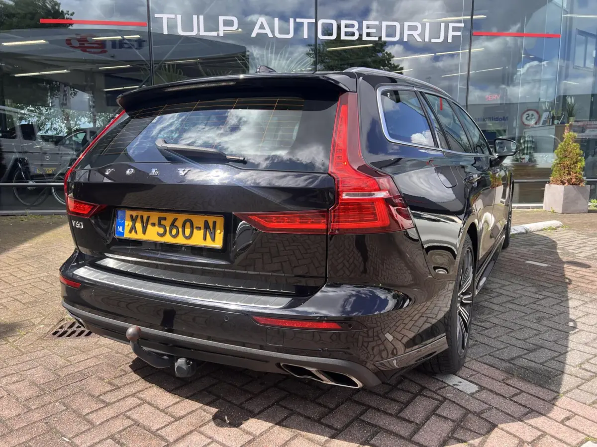 2.0 D4 Momentum R-Design Automaat Clima Cruise NAP
