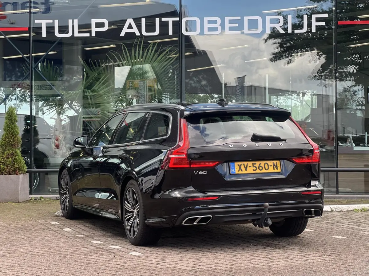 2.0 D4 Momentum R-Design Automaat Clima Cruise NAP