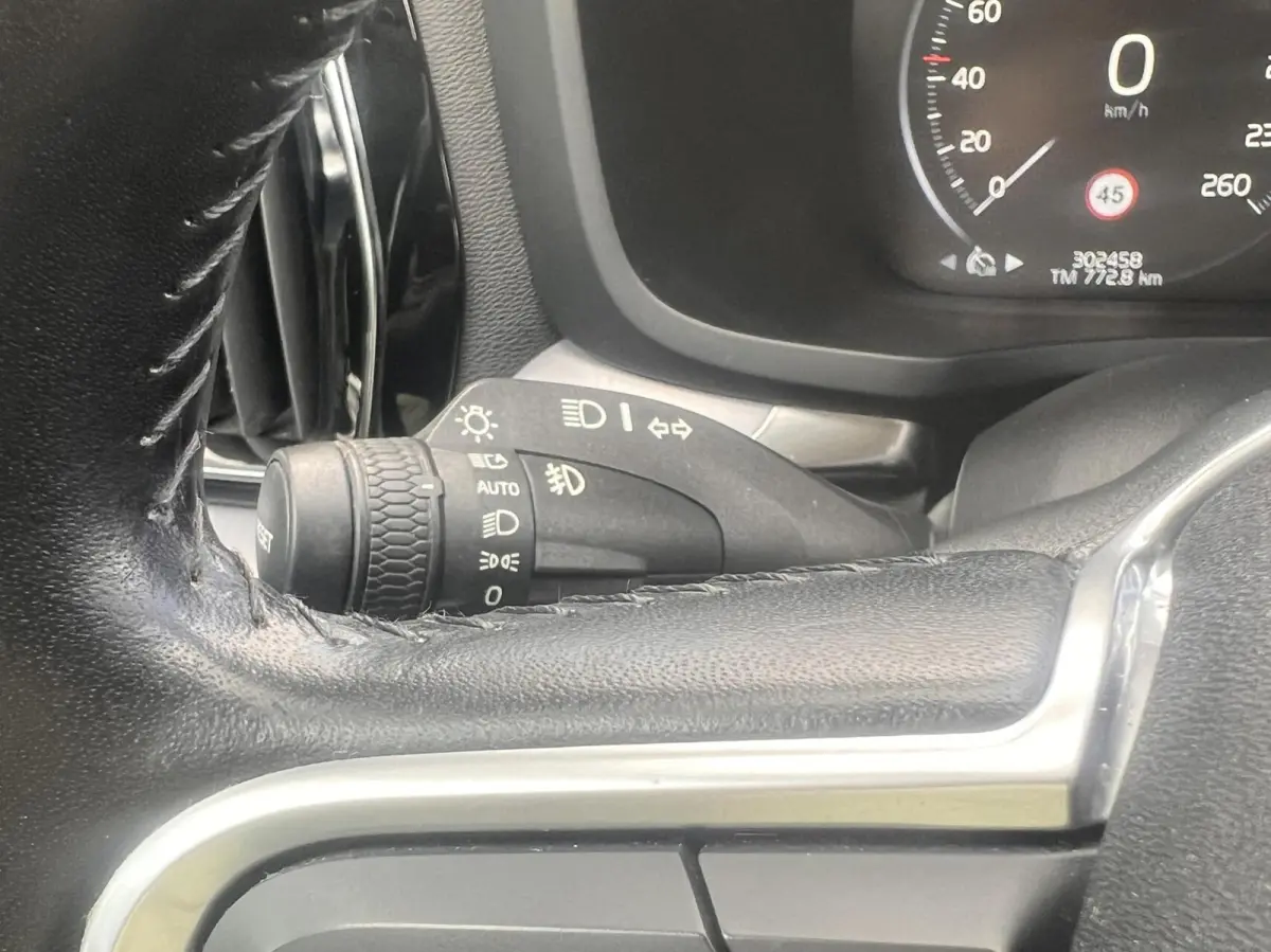 2.0 D4 Momentum R-Design Automaat Clima Cruise NAP