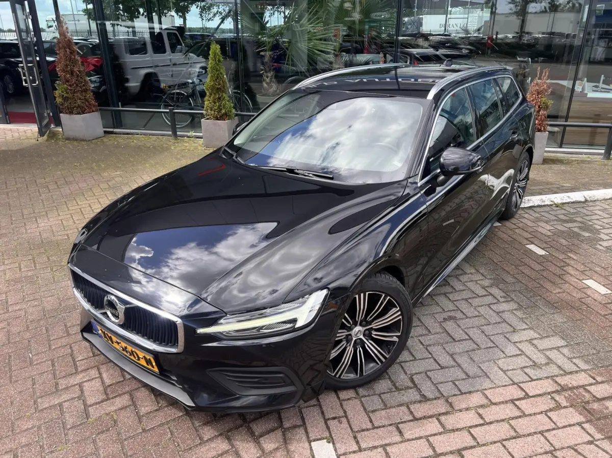2.0 D4 Momentum R-Design Automaat Clima Cruise NAP