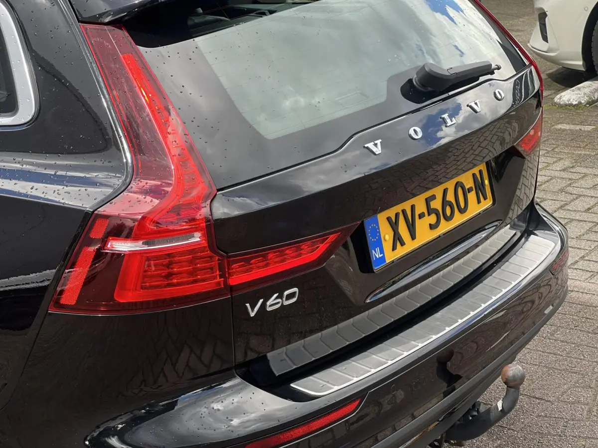 2.0 D4 Momentum R-Design Automaat Clima Cruise NAP
