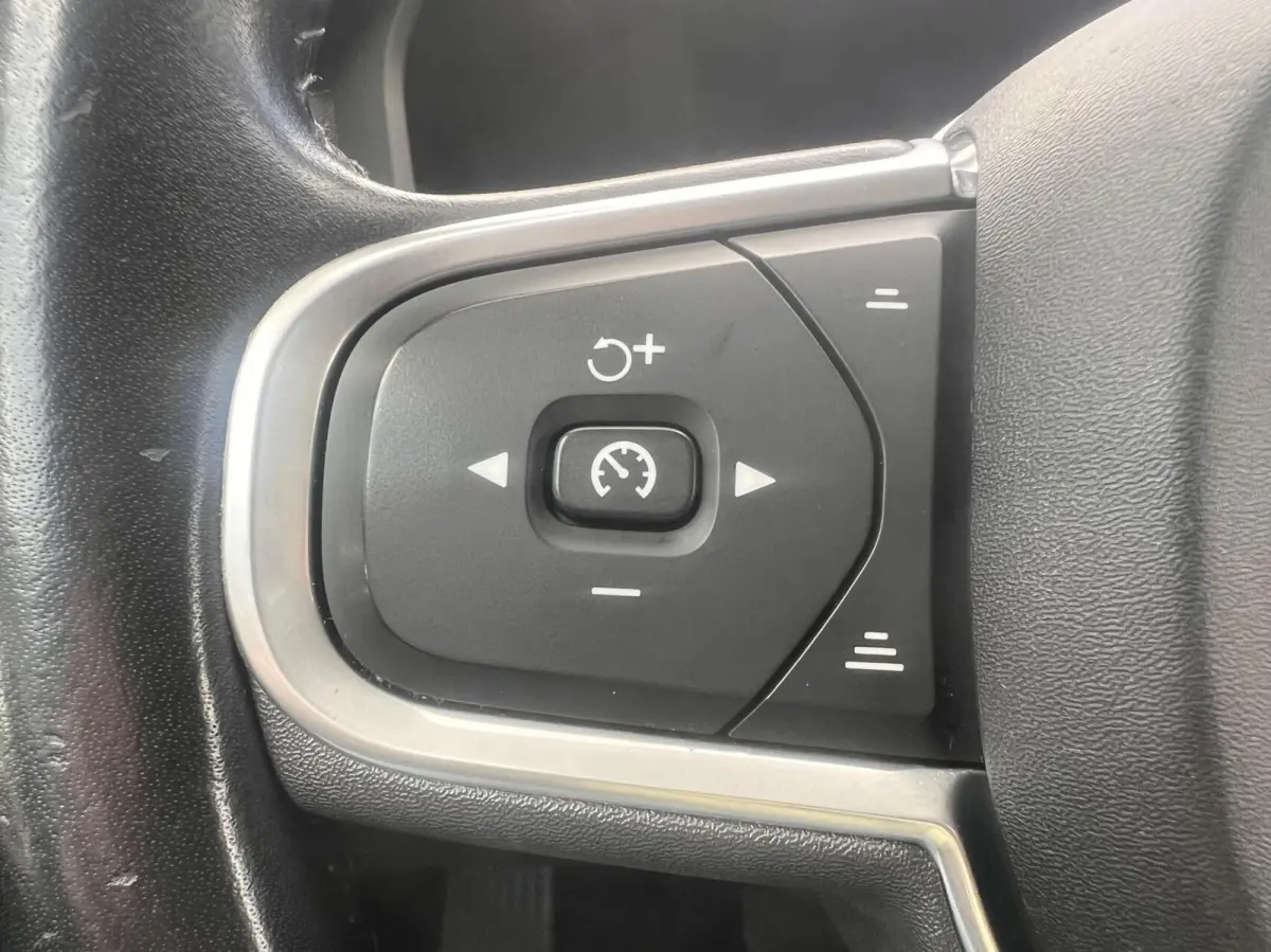2.0 D4 Momentum R-Design Automaat Clima Cruise NAP