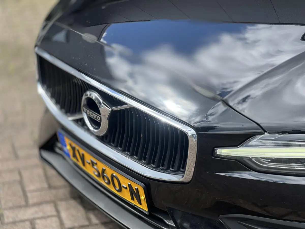 2.0 D4 Momentum R-Design Automaat Clima Cruise NAP