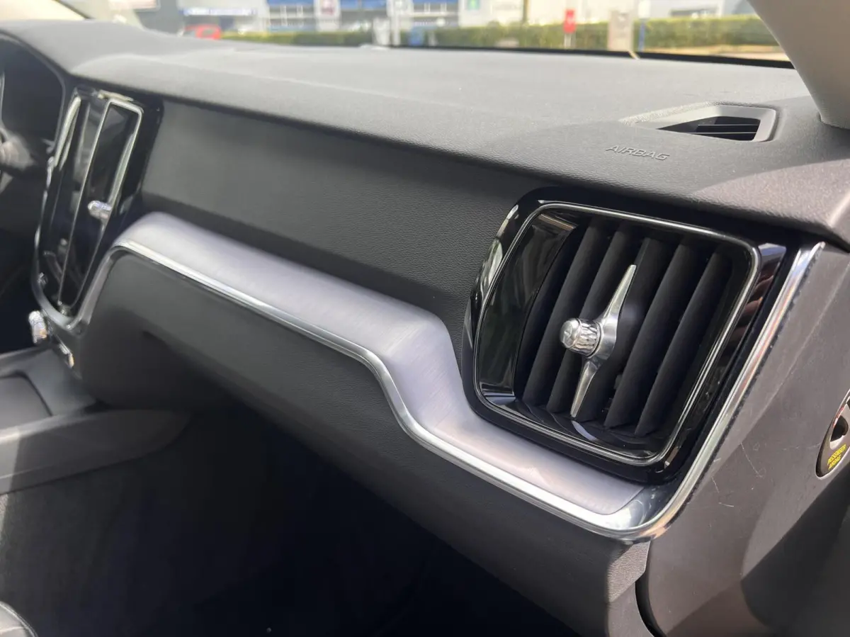 2.0 D4 Momentum R-Design Automaat Clima Cruise NAP