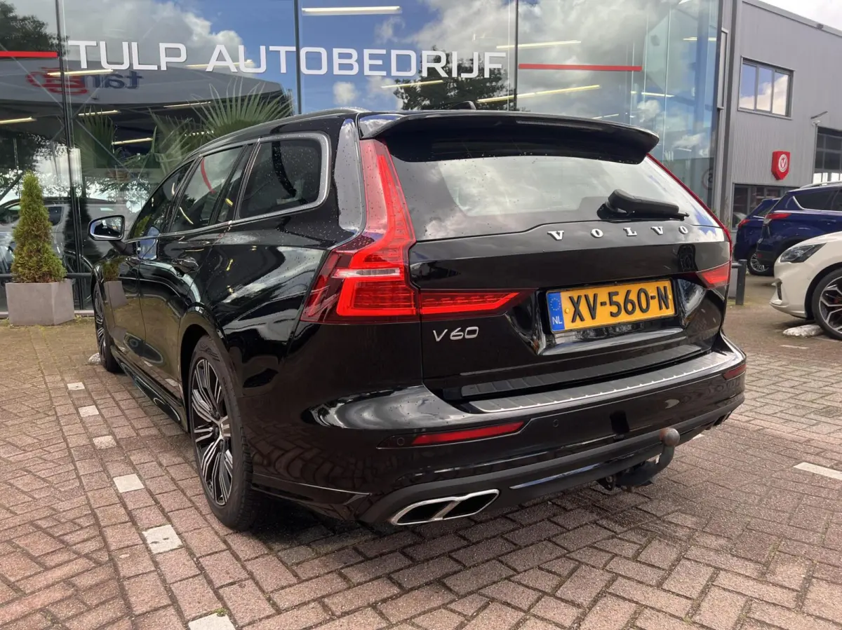 2.0 D4 Momentum R-Design Automaat Clima Cruise NAP