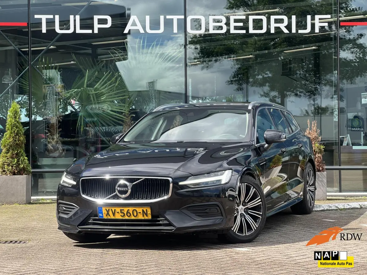 2.0 D4 Momentum R-Design Automaat Clima Cruise NAP