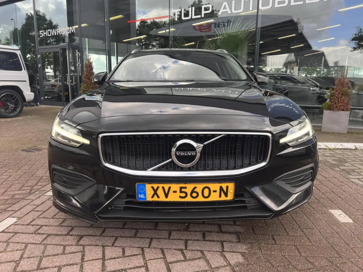 2.0 D4 Momentum R-Design Automaat Clima Cruise NAP