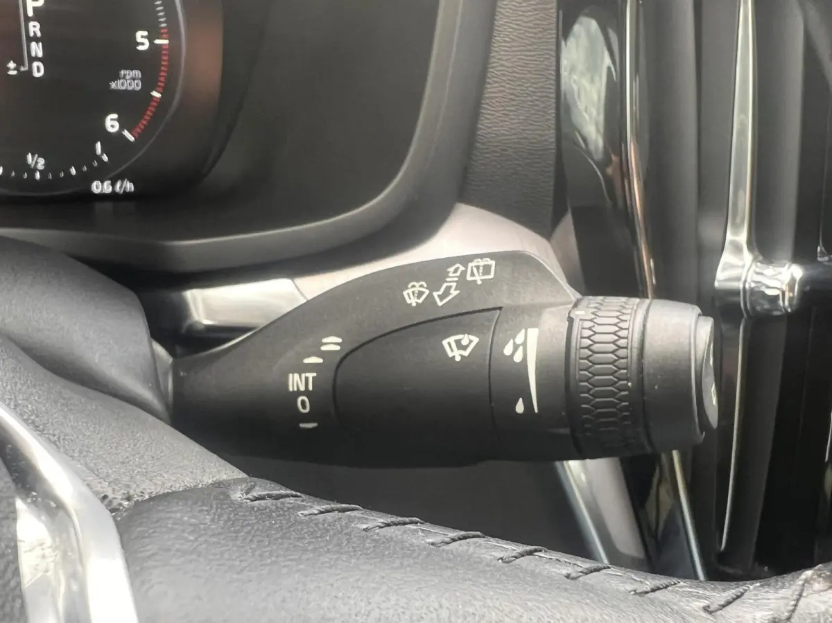 2.0 D4 Momentum R-Design Automaat Clima Cruise NAP