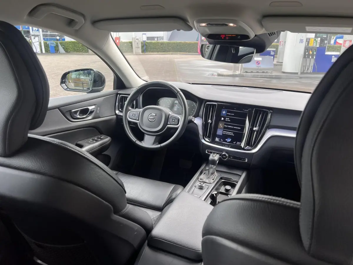 2.0 D4 Momentum R-Design Automaat Clima Cruise NAP