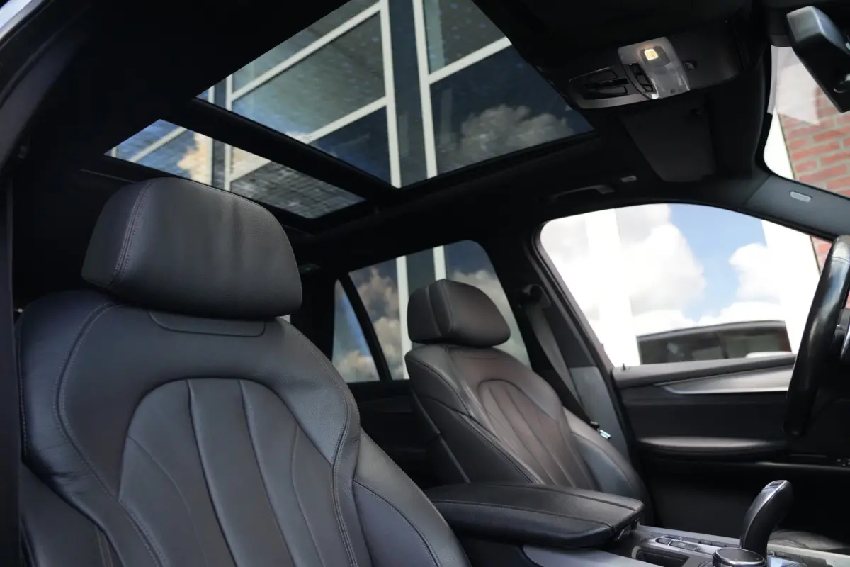 xDrive40e iPerformance M Sport Edition | 313PK | Pano | Trekhaak | Harman Kardon | HUD | 360° | 20" | Luchtvering | BMW X5 xDrive40e iPerformance M Sport Edition 313 PK Plug-in Hybrid met 2