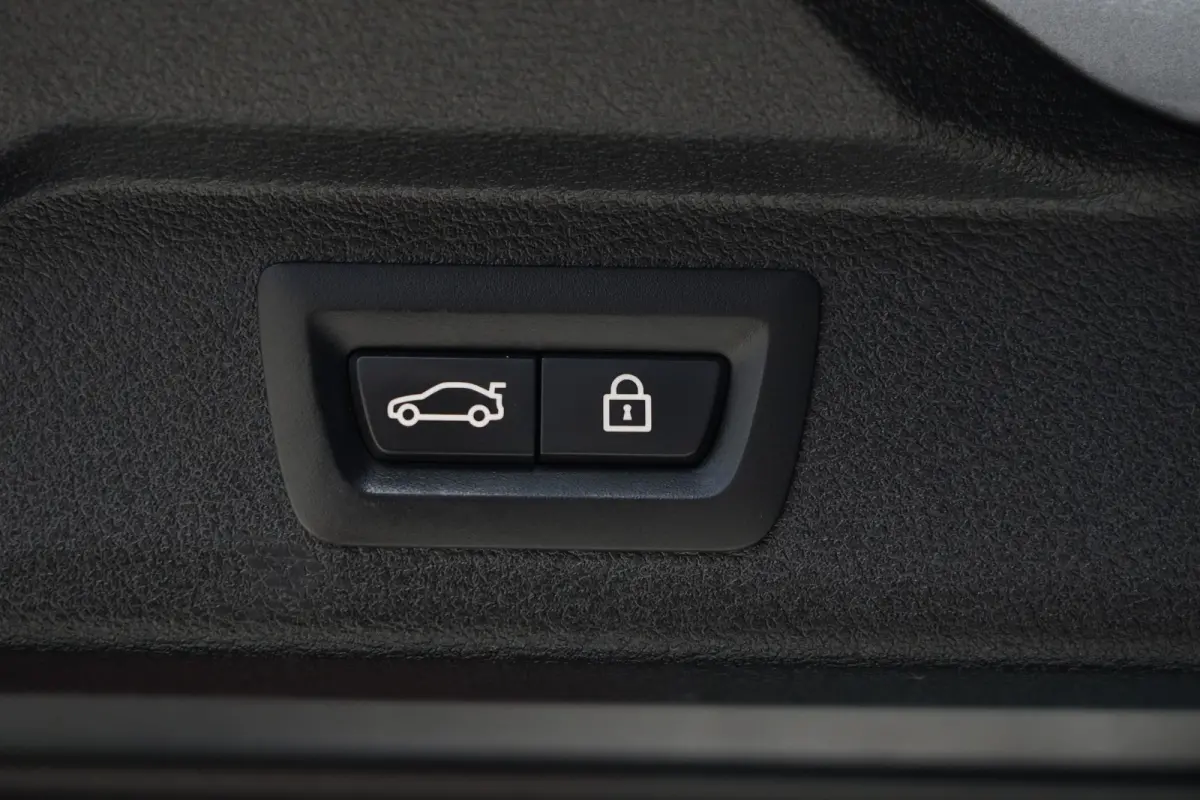 xDrive40e iPerformance M Sport Edition | 313PK | Pano | Trekhaak | Harman Kardon | HUD | 360° | 20" | Luchtvering | BMW X5 xDrive40e iPerformance M Sport Edition 313 PK Plug-in Hybrid met 2