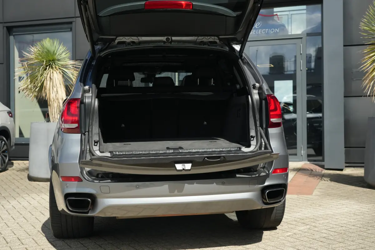 xDrive40e iPerformance M Sport Edition | 313PK | Pano | Trekhaak | Harman Kardon | HUD | 360° | 20" | Luchtvering | BMW X5 xDrive40e iPerformance M Sport Edition 313 PK Plug-in Hybrid met 2