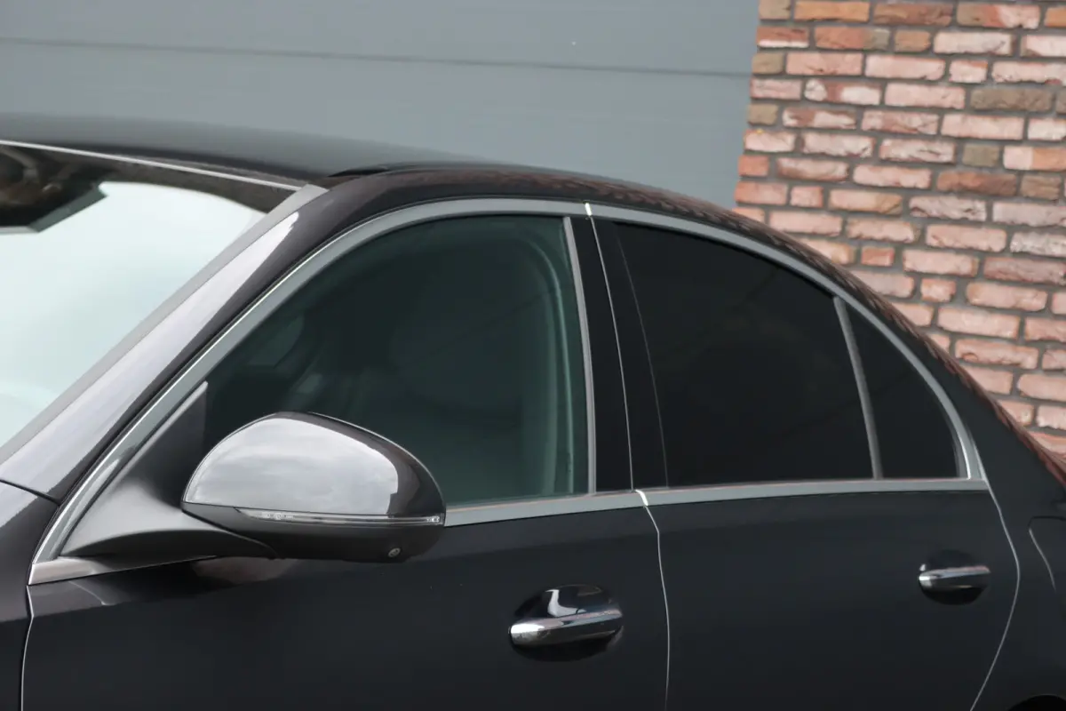 300 e 4MATIC AMG Line | Massage | HUD | Memory | Leder | Keyless Go | Dodehoekassistent | Digital Light |  Augmented Reality | Surround Camera | Advanced Sound System |