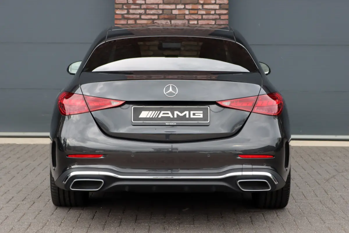 300 e 4MATIC AMG Line | Massage | HUD | Memory | Leder | Keyless Go | Dodehoekassistent | Digital Light |  Augmented Reality | Surround Camera | Advanced Sound System |