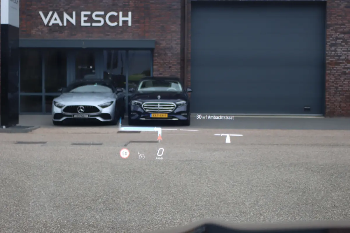 300 e 4MATIC AMG Line | Massage | HUD | Memory | Leder | Keyless Go | Dodehoekassistent | Digital Light |  Augmented Reality | Surround Camera | Advanced Sound System |