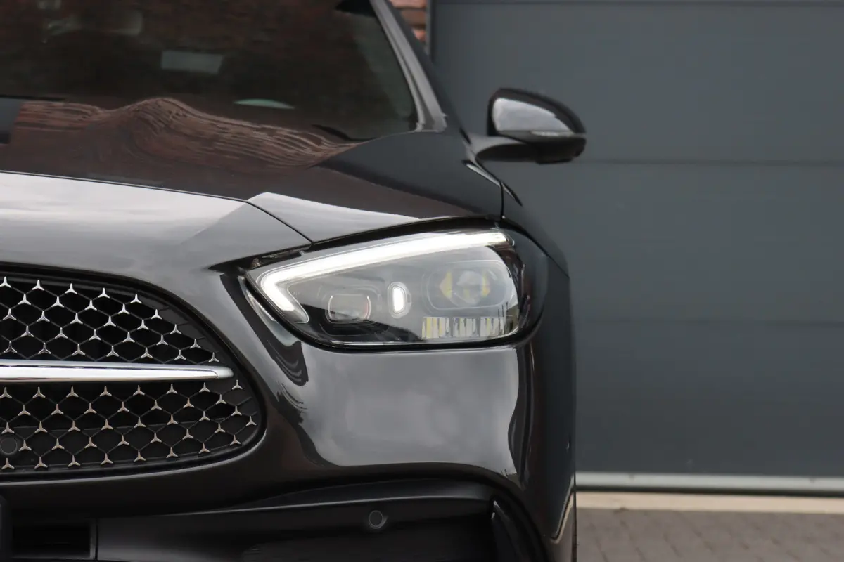 300 e 4MATIC AMG Line | Massage | HUD | Memory | Leder | Keyless Go | Dodehoekassistent | Digital Light |  Augmented Reality | Surround Camera | Advanced Sound System |