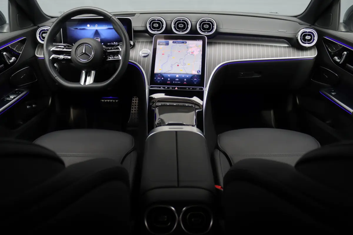 300 e 4MATIC AMG Line | Massage | HUD | Memory | Leder | Keyless Go | Dodehoekassistent | Digital Light |  Augmented Reality | Surround Camera | Advanced Sound System |