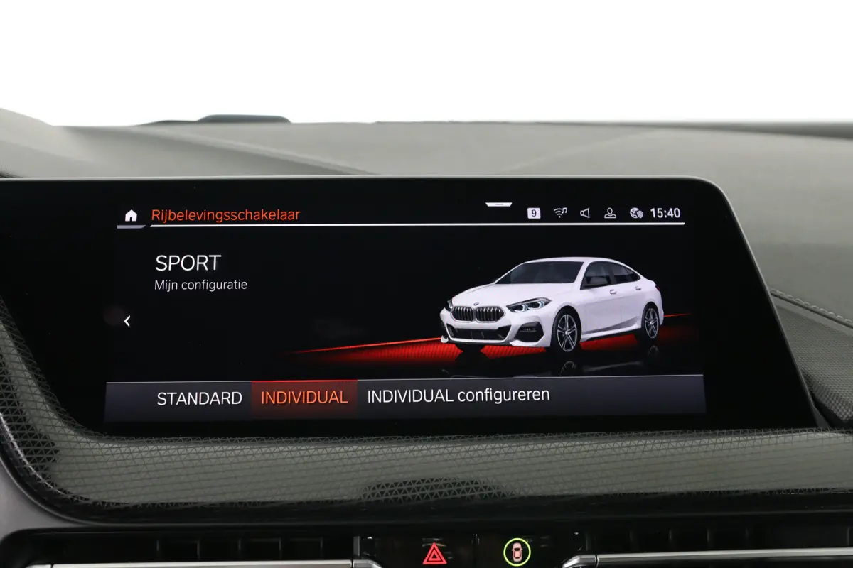 218i Executive Edition Automaat | M Pakket | Camera | Leder | Navigatie | Parkeersensoren voor & achter | BMW LED |