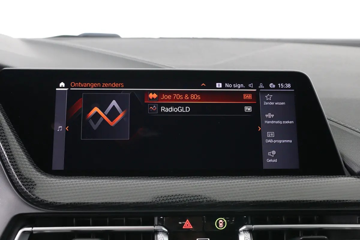 218i Executive Edition Automaat | M Pakket | Camera | Leder | Navigatie | Parkeersensoren voor & achter | BMW LED |
