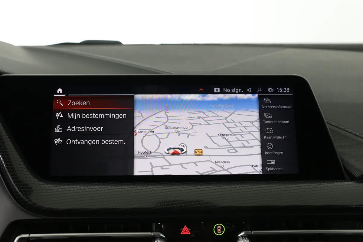 218i Executive Edition Automaat | M Pakket | Camera | Leder | Navigatie | Parkeersensoren voor & achter | BMW LED |