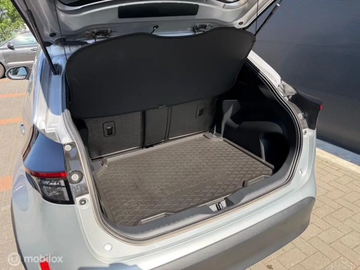 Hybrid 2023| Vol Opties| 1e Eig| Carplay