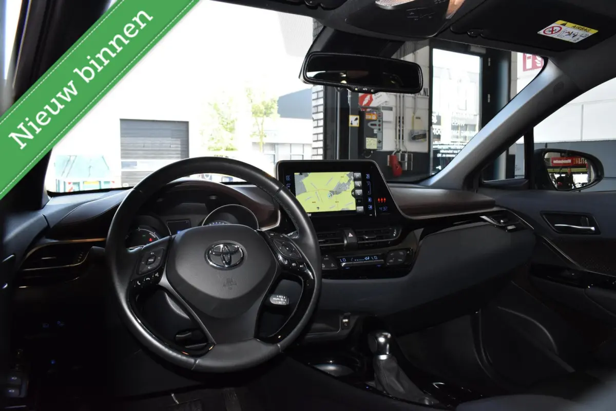 1.8 Hybrid Executive MATRIX/LED/CAMERA/VOL MET OPTIES!