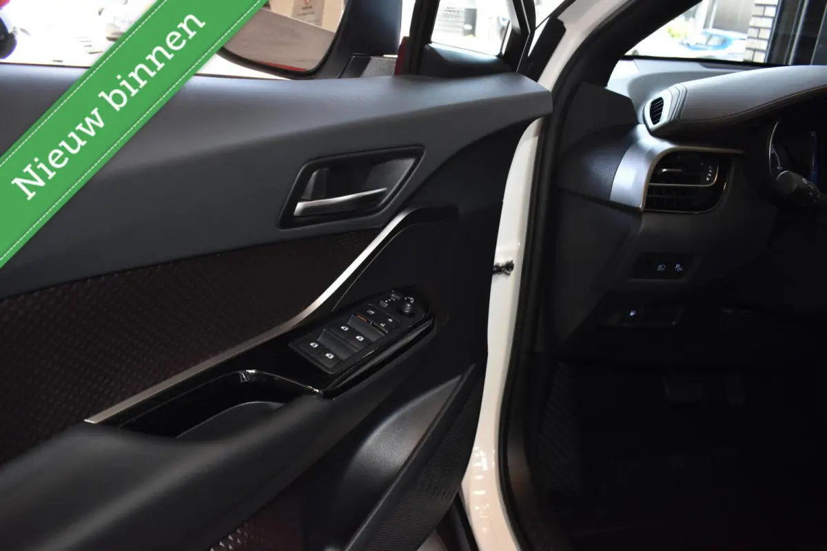 1.8 Hybrid Executive MATRIX/LED/CAMERA/VOL MET OPTIES!