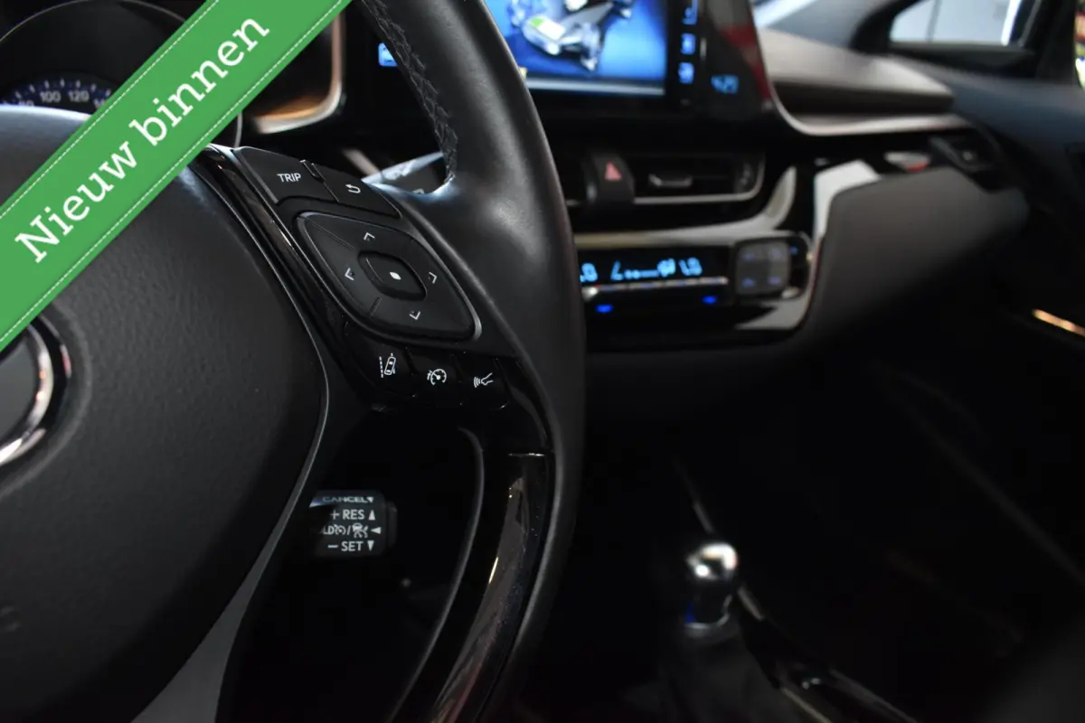 1.8 Hybrid Executive MATRIX/LED/CAMERA/VOL MET OPTIES!
