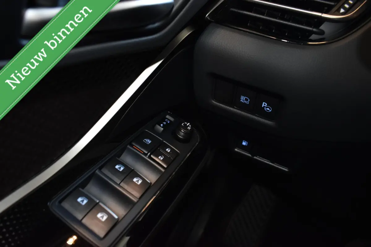 1.8 Hybrid Executive MATRIX/LED/CAMERA/VOL MET OPTIES!