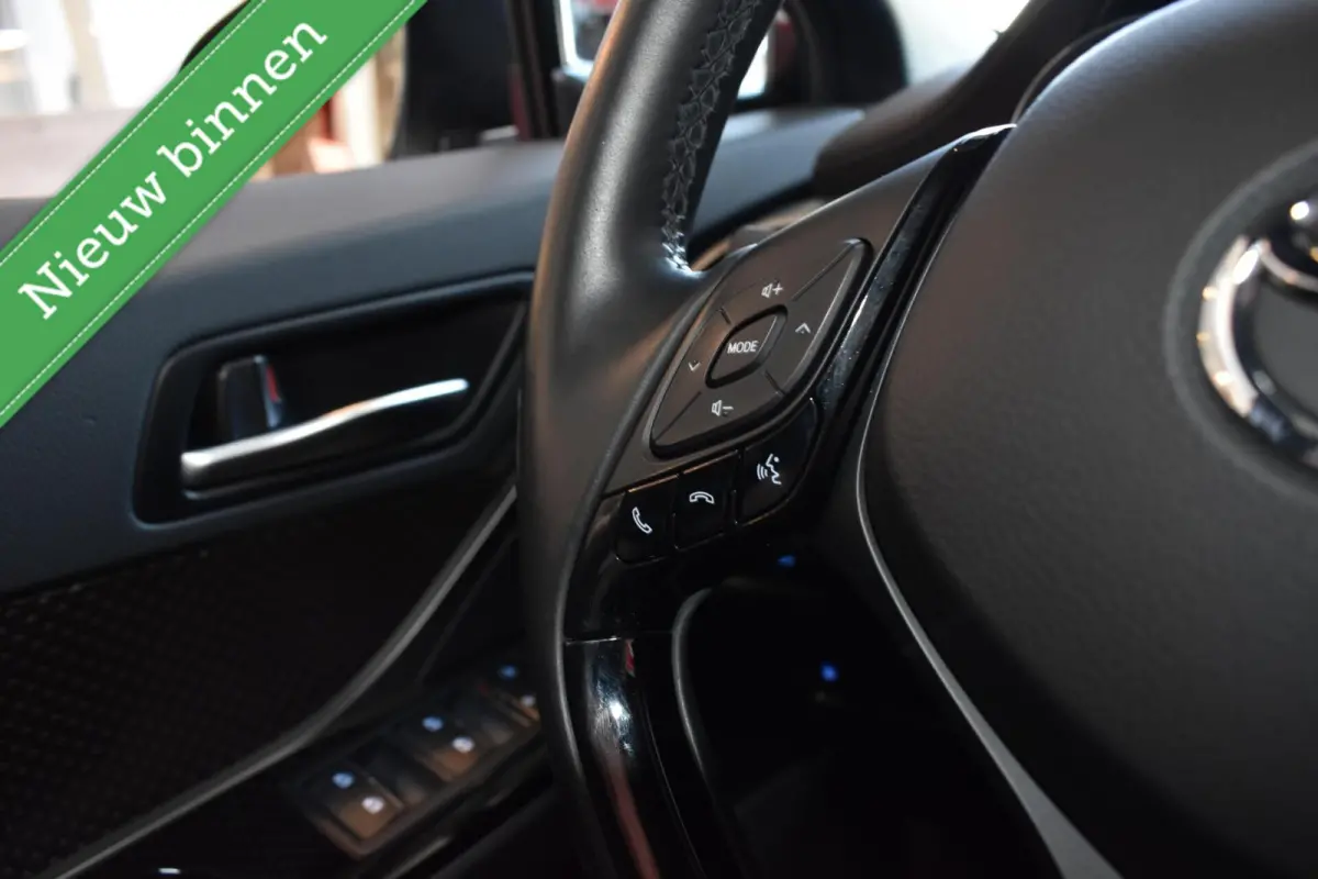1.8 Hybrid Executive MATRIX/LED/CAMERA/VOL MET OPTIES!