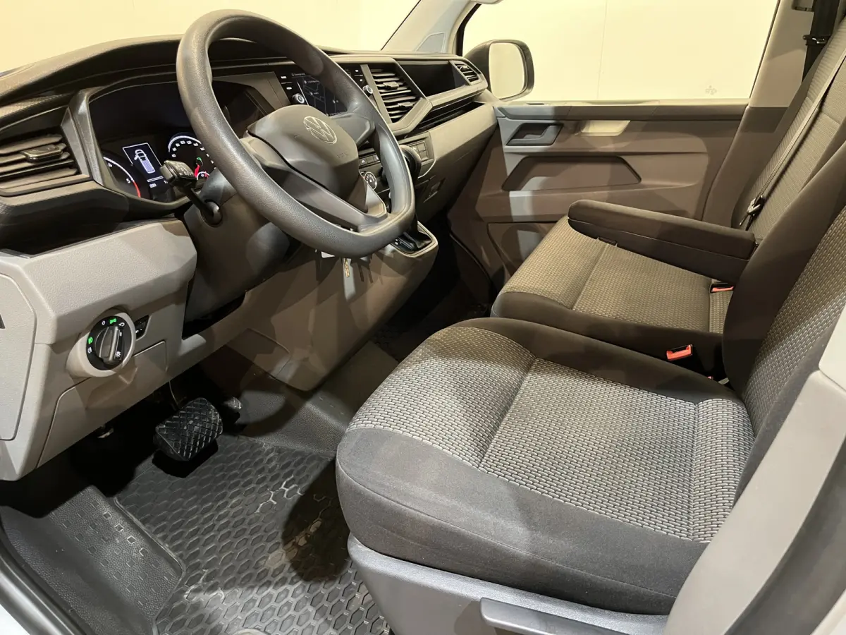 2.0 TDI L1H1 150 PK Automaat / Airco / Cruise Control / CarPlay / PDC / Navigatie / 3-Zits