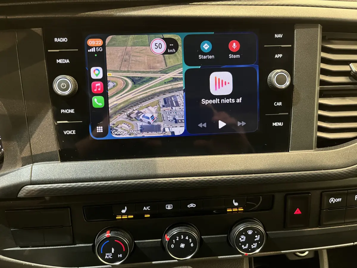 2.0 TDI L1H1 150 PK Automaat / Airco / Cruise Control / CarPlay / PDC / Navigatie / 3-Zits