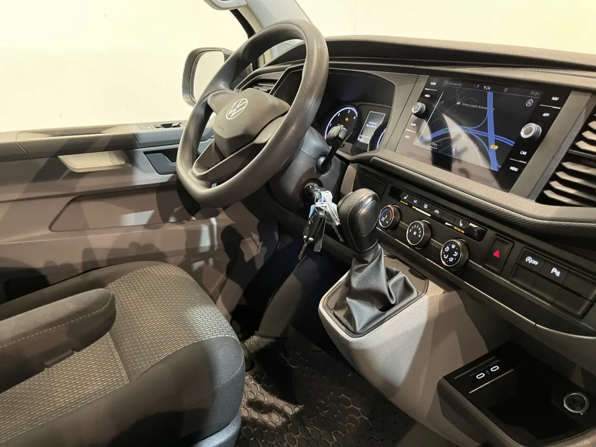 2.0 TDI L1H1 150 PK Automaat / Airco / Cruise Control / CarPlay / PDC / Navigatie / 3-Zits