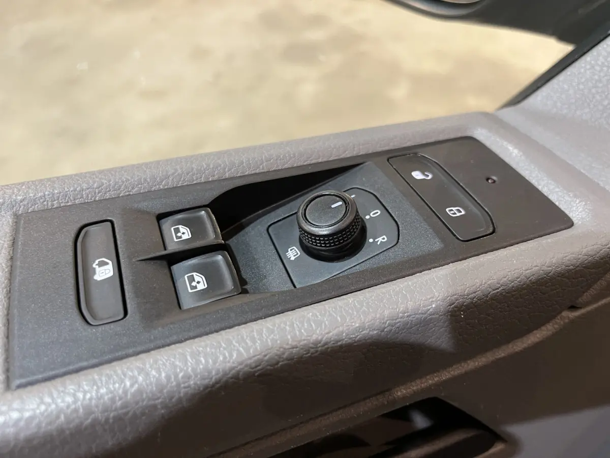 2.0 TDI L1H1 150 PK Automaat / Airco / Cruise Control / CarPlay / PDC / Navigatie / 3-Zits