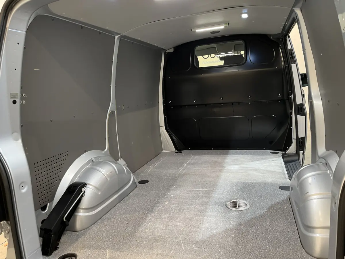 2.0 TDI L1H1 150 PK Automaat / Airco / Cruise Control / CarPlay / PDC / Navigatie / 3-Zits