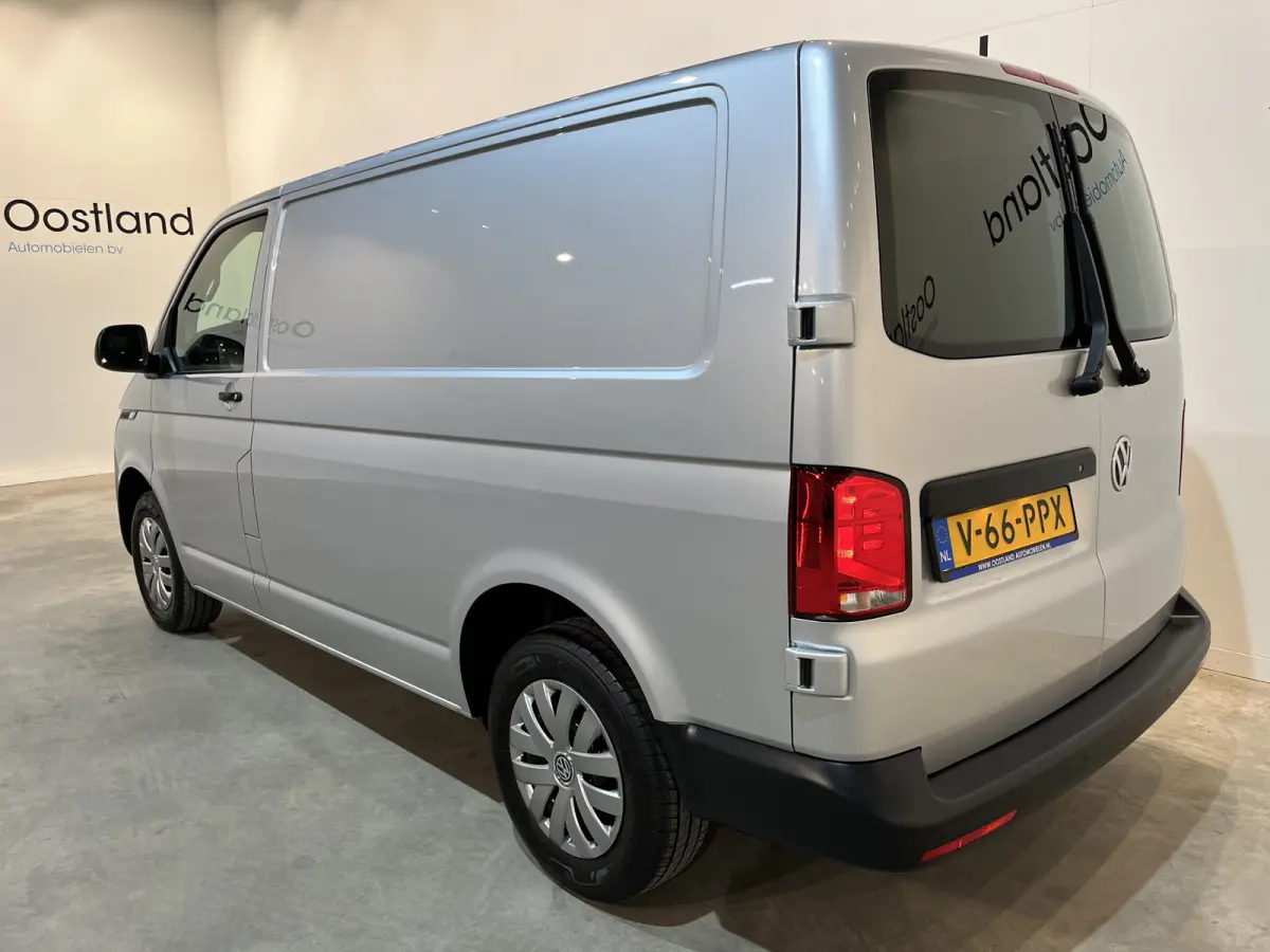 2.0 TDI L1H1 150 PK Automaat / Airco / Cruise Control / CarPlay / PDC / Navigatie / 3-Zits