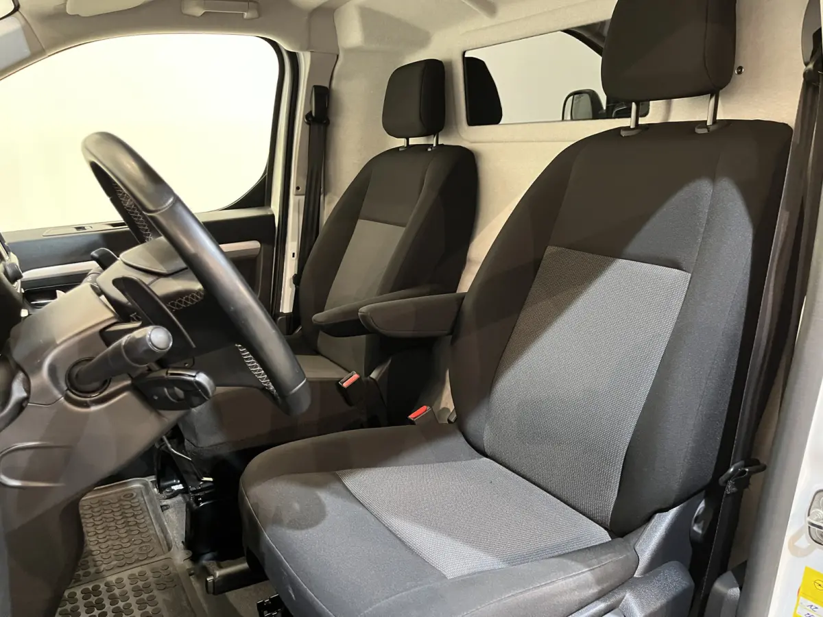 2.0 CDTI L3H1 Innovation 180 PK Automaat / Airco / CarPlay / Camera / Cruise Control / Navigatie / Trekhaak / 34.000 KM !!