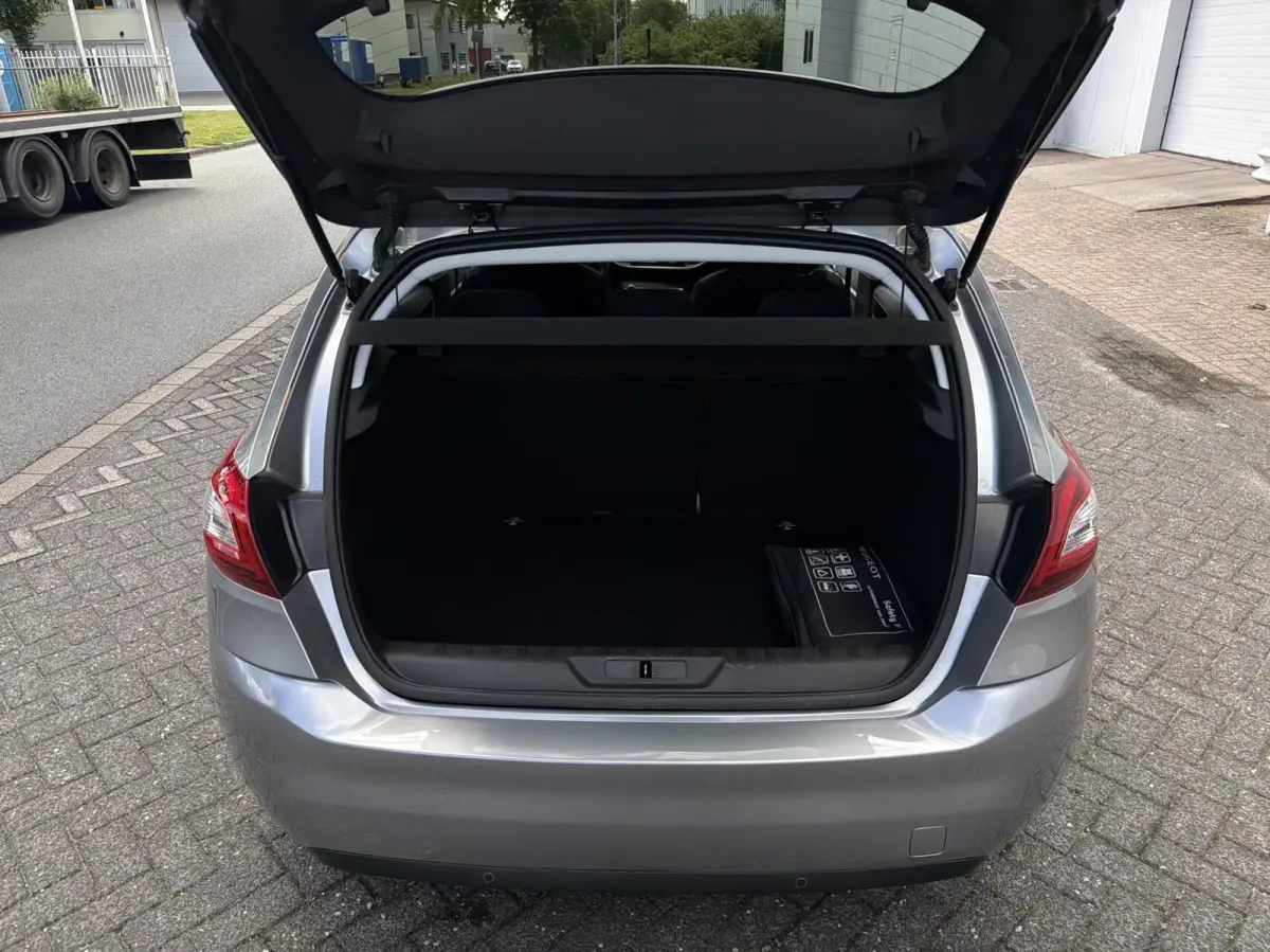 1.2 PureTech Style - 131PK/1EIGENAAR/NAVI/CLIMA