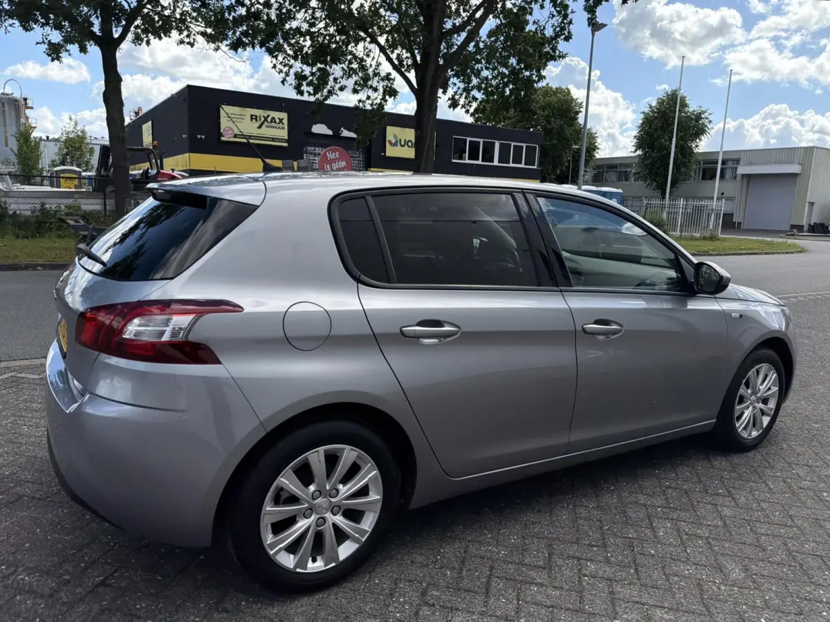 1.2 PureTech Style - 131PK/1EIGENAAR/NAVI/CLIMA