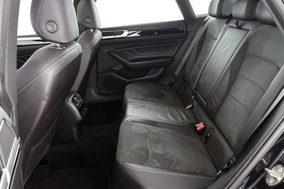 1.4 TSI eHybrid R-Line Business+ Panoramadak Achteruitrijcamera
