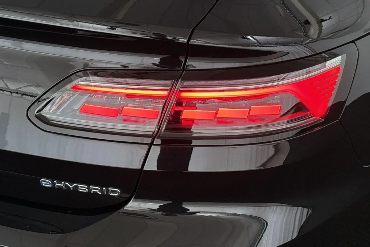 1.4 TSI eHybrid R-Line Business+ Panoramadak Achteruitrijcamera