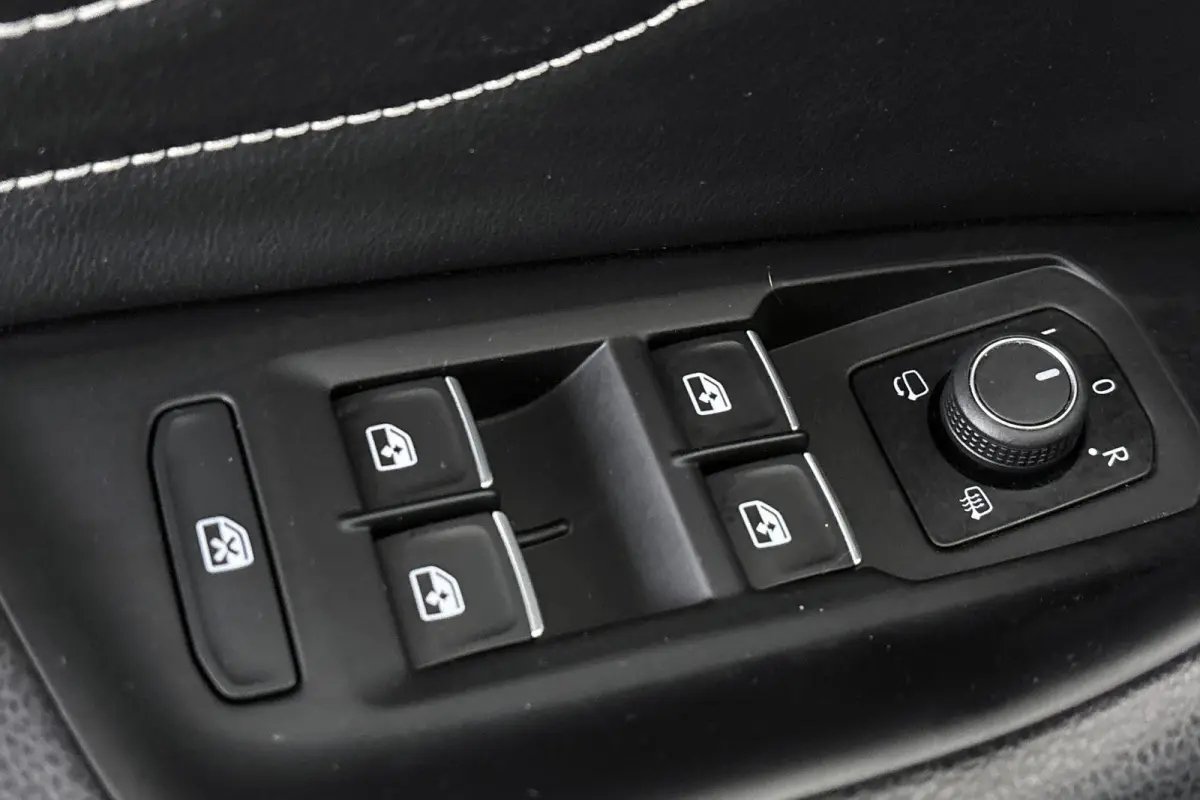 1.4 TSI eHybrid R-Line Business+ Panoramadak Achteruitrijcamera
