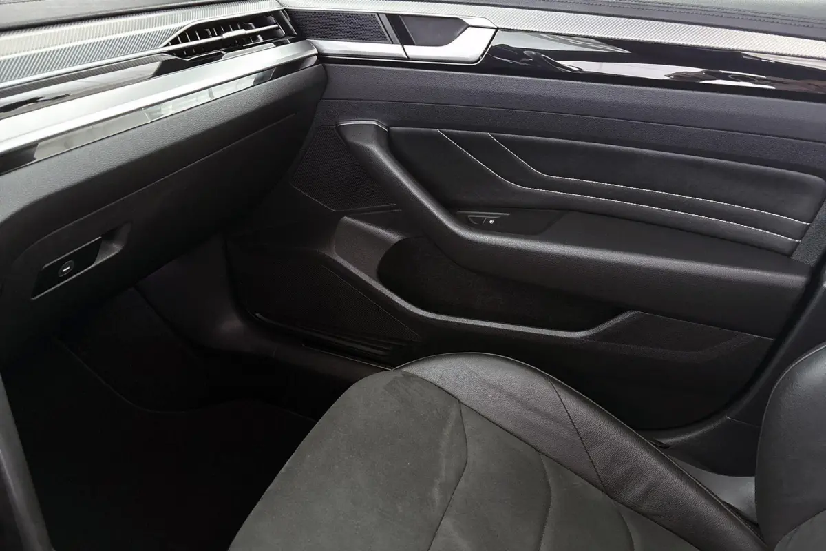 1.4 TSI eHybrid R-Line Business+ Panoramadak Achteruitrijcamera