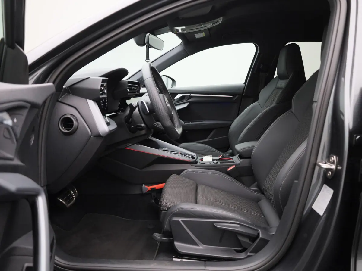 40 TFSI e S edition 204 PK | S-line | Automaat | Navigatie | Stoelverwarming | Camera |