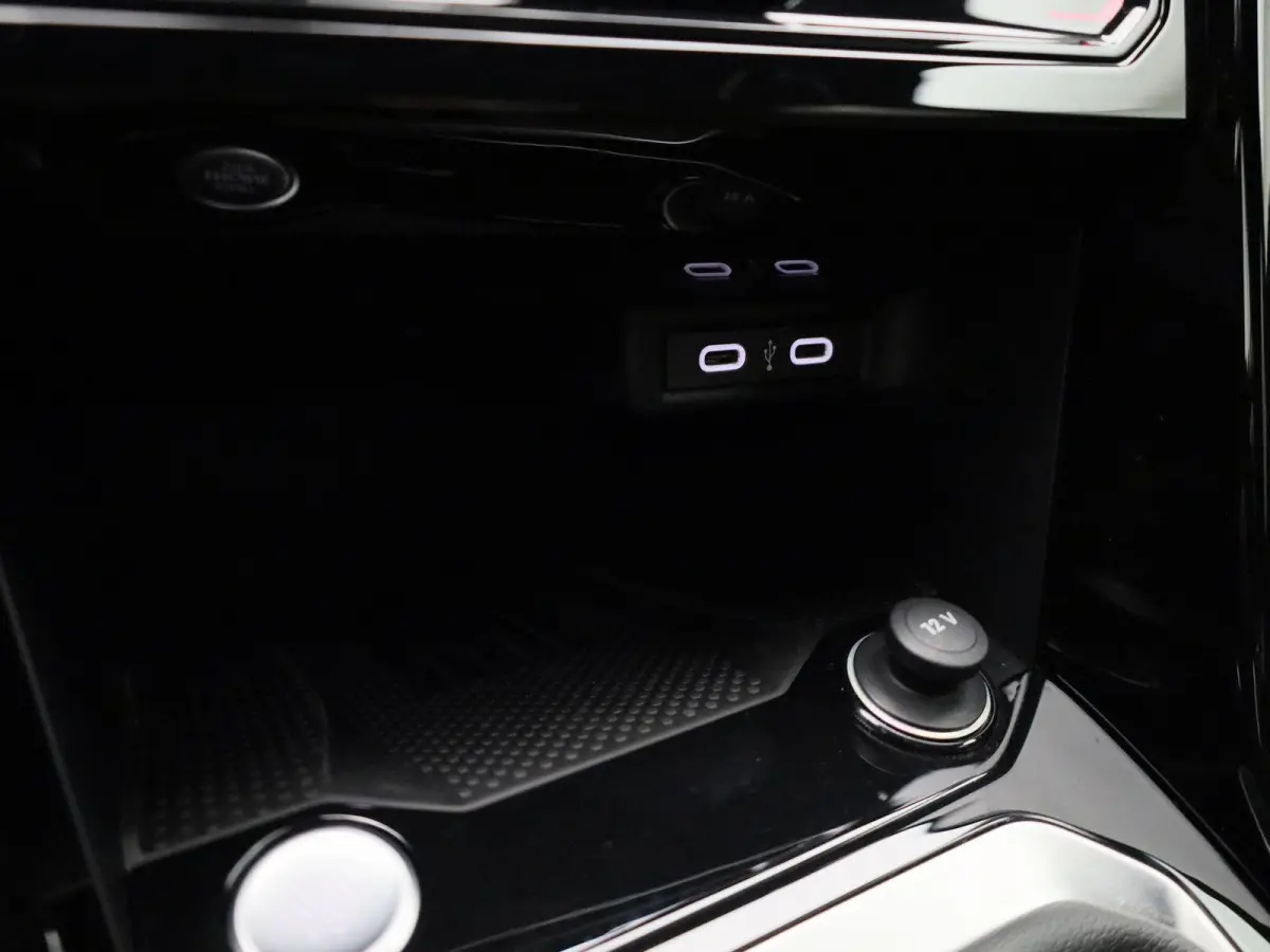 1.5 TSI R-Line 150 PK| | GERESERVEERD | Achterklep Elektrisch | Achteruitrijcamera | Stoelverwarming | 'Keyless Access | Dodehoek Detectie | Stuurwielverwarming