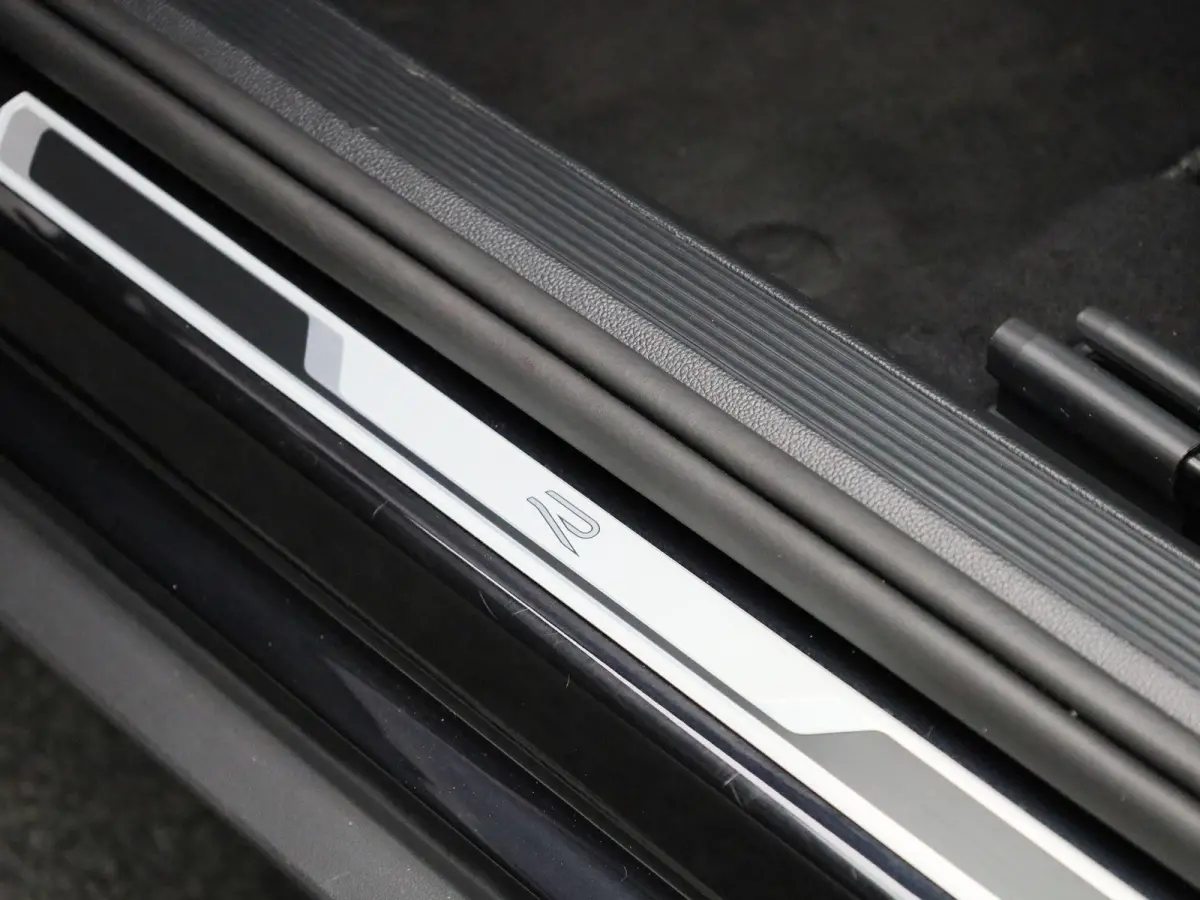 1.5 TSI R-Line 150 PK| | GERESERVEERD | Achterklep Elektrisch | Achteruitrijcamera | Stoelverwarming | 'Keyless Access | Dodehoek Detectie | Stuurwielverwarming