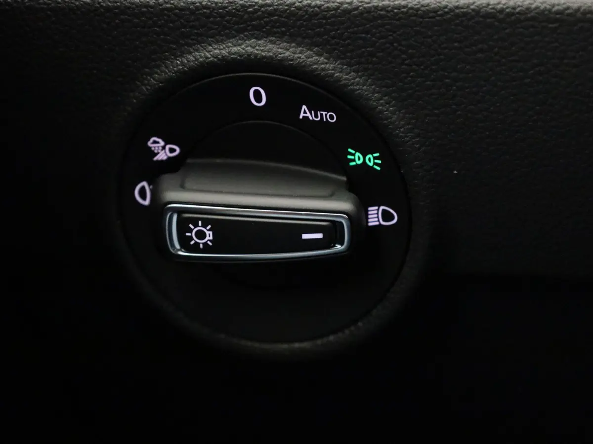 1.5 TSI R-Line 150 PK| | GERESERVEERD | Achterklep Elektrisch | Achteruitrijcamera | Stoelverwarming | 'Keyless Access | Dodehoek Detectie | Stuurwielverwarming