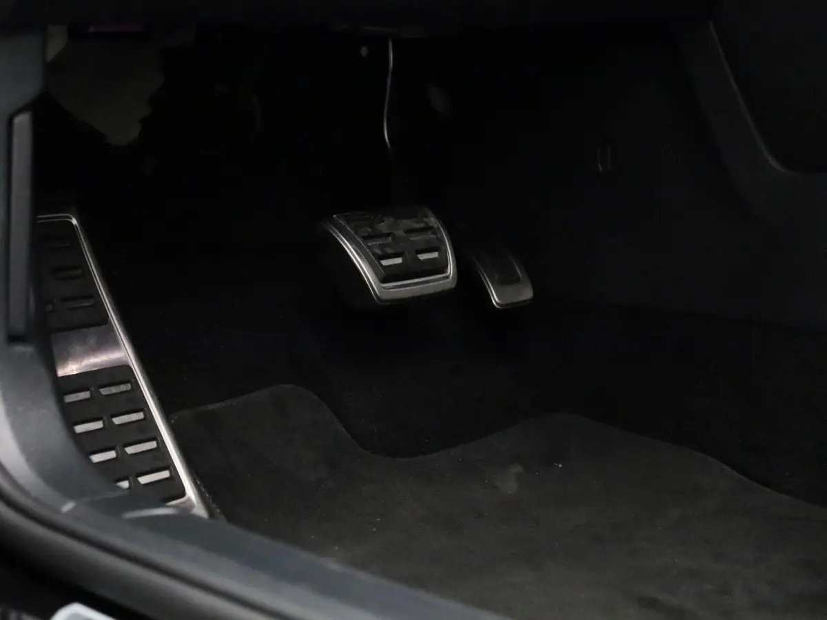 1.5 TSI R-Line 150 PK| | GERESERVEERD | Achterklep Elektrisch | Achteruitrijcamera | Stoelverwarming | 'Keyless Access | Dodehoek Detectie | Stuurwielverwarming