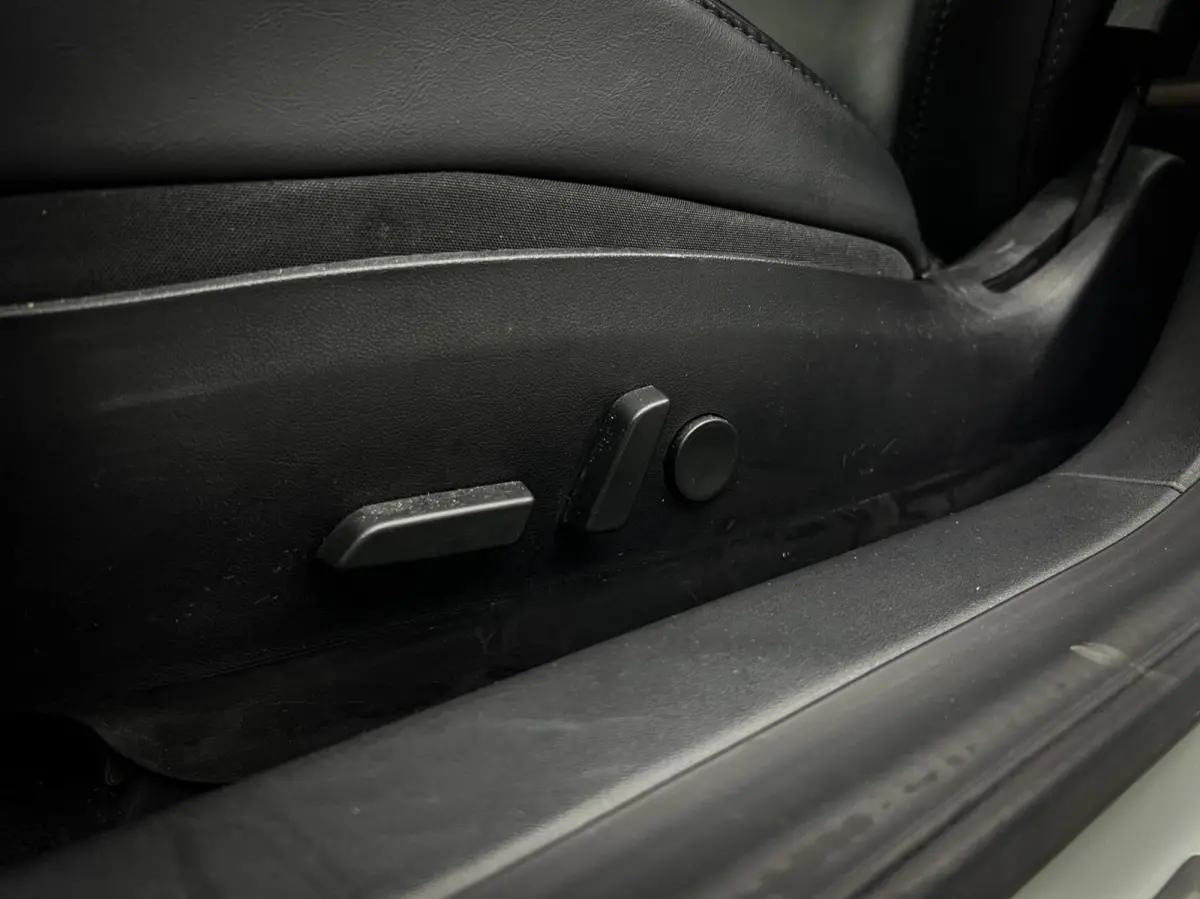 Performance AWD 75 kWh Trekhaak | Marge | NAP