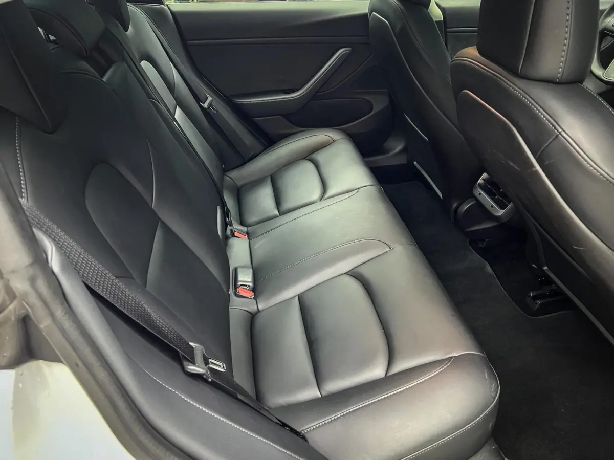 Performance AWD 75 kWh Trekhaak | Marge | NAP